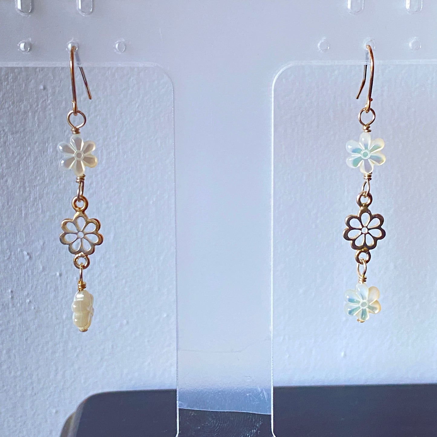 Mother of Pearl Flower Dangle earrings