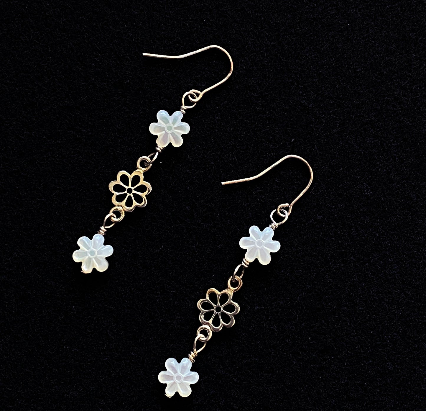 Mother of Pearl Flower Dangle earrings