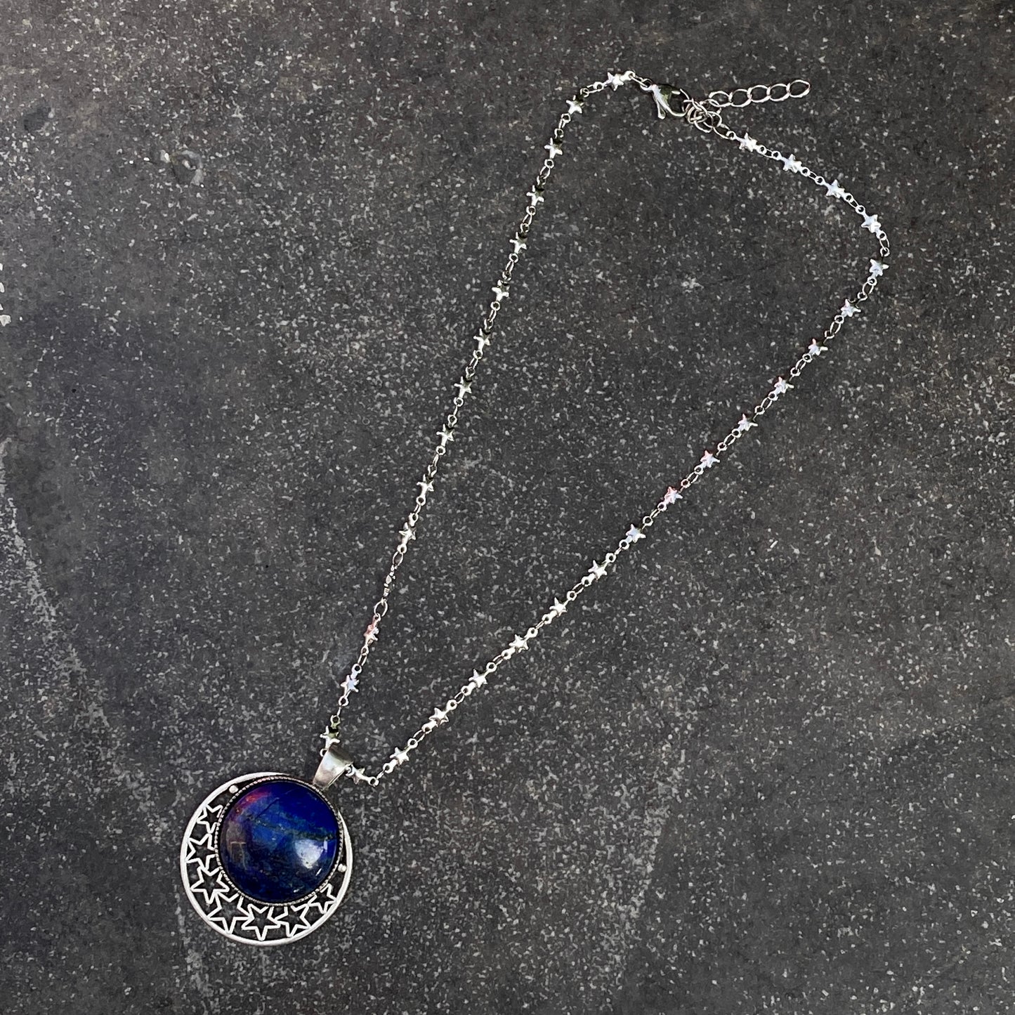 Lapis Lazuli gemsotne pendant Necklace on steel chain.