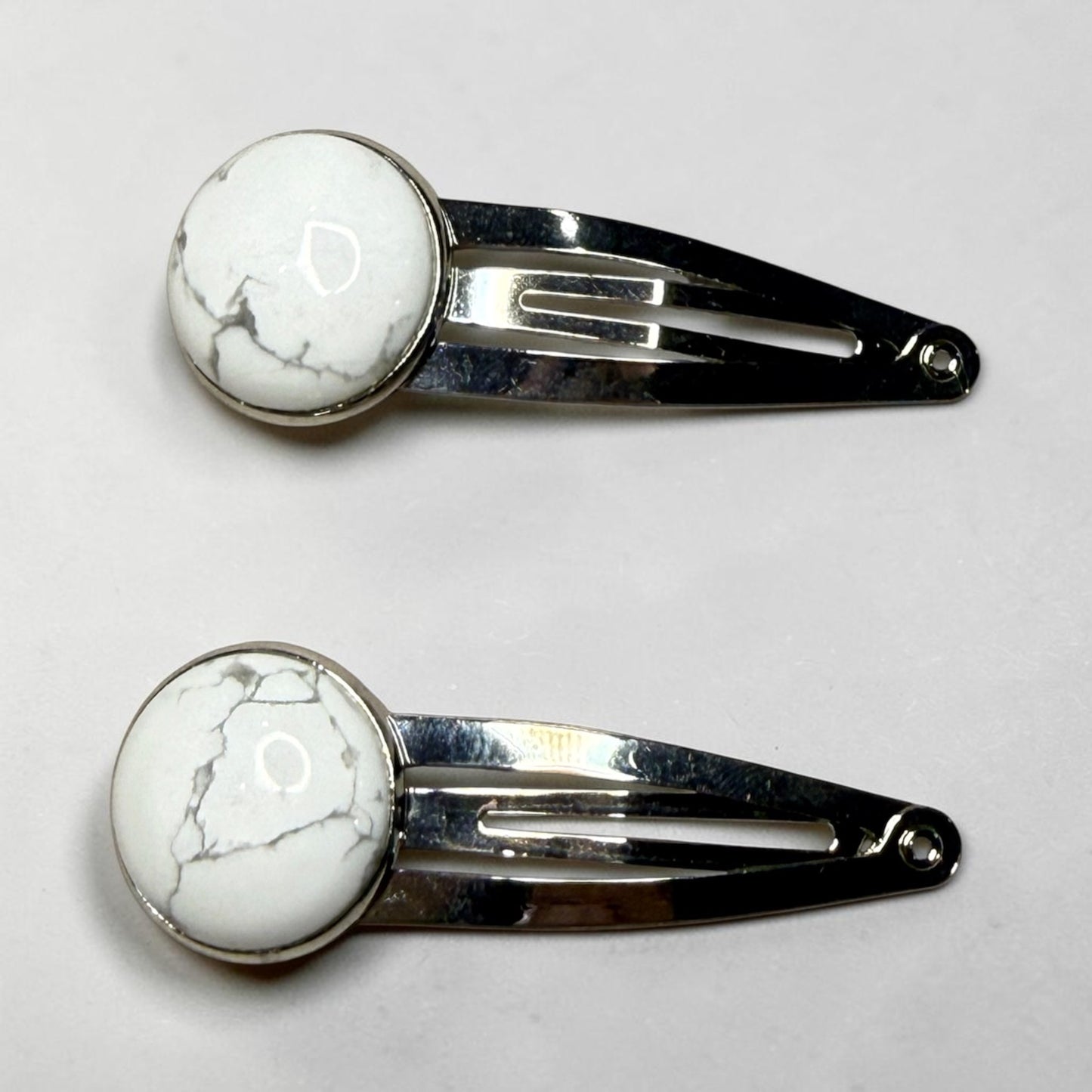 Howlite Hair clip set