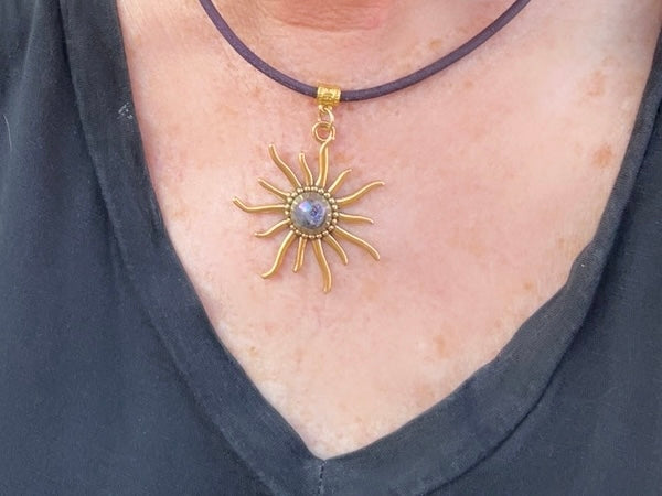 Druzy Agate gemstone Sun leather  Necklace