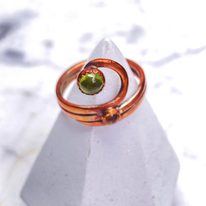 Handmade copper Ring with a Peridot gemstone.