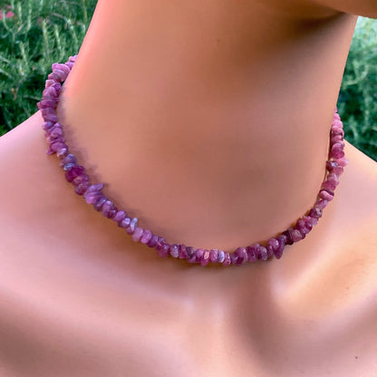 Pink agate gemstone chip choker necklace