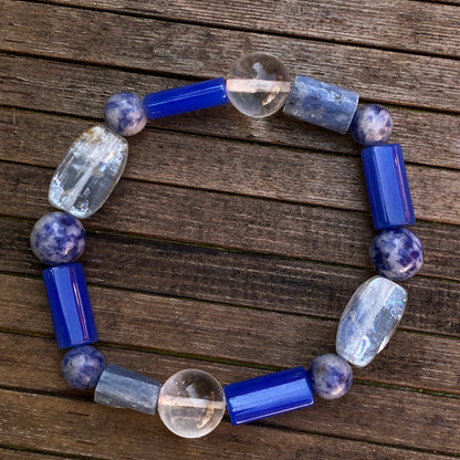 Men's Blue Onyx, Kyanite, Clear Quartz and Sodalite Gemstone stretch bracelet