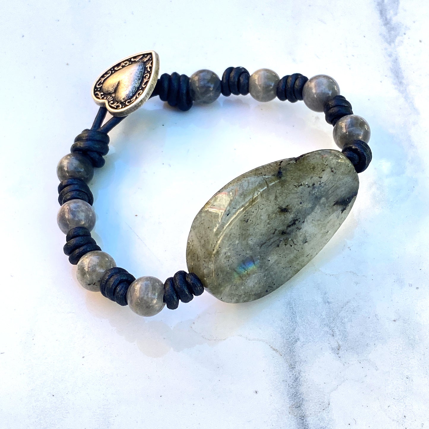 Leather bracelet with Labradorite gemstones