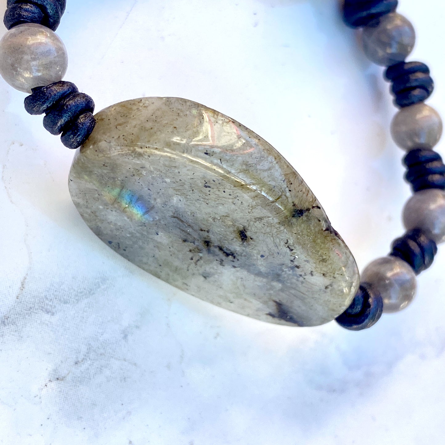 Leather bracelet with Labradorite gemstones