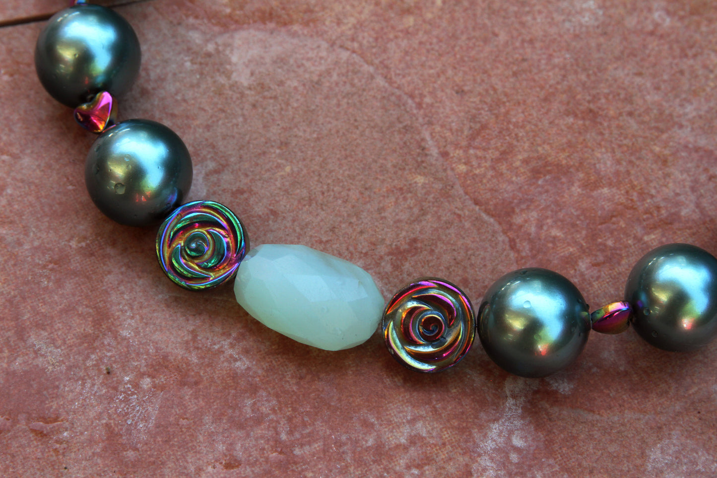 Women's Chalcedony gemstone & Mother of Pearl Necklace