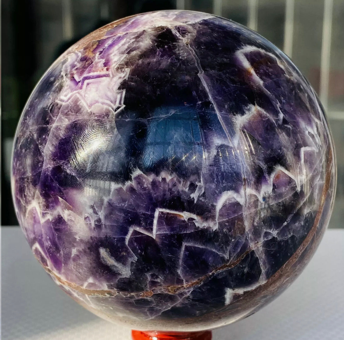 Natural Dreamy Amethyst gemstone Sphere