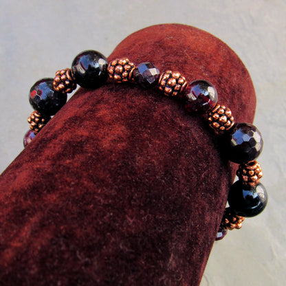 Garnet gemstone and copper stretch bracelet