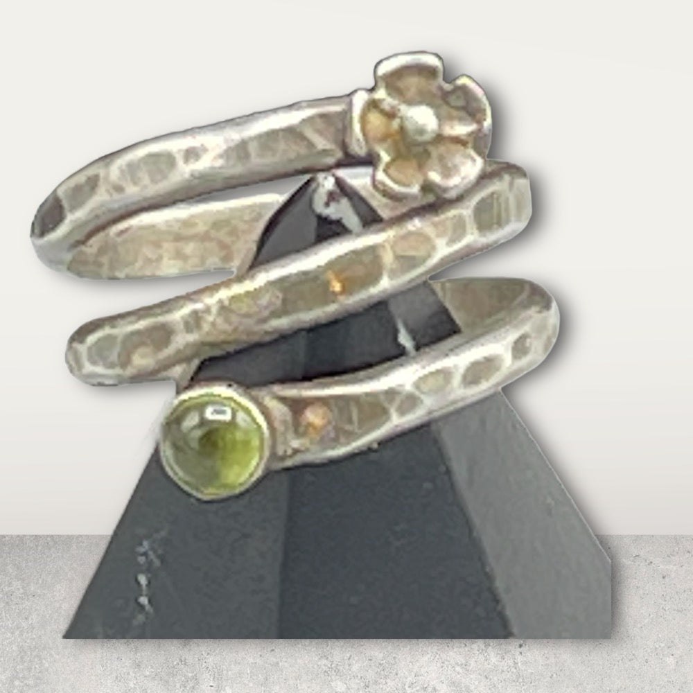 Sterling Silver Flower Peridot gemstone Ring