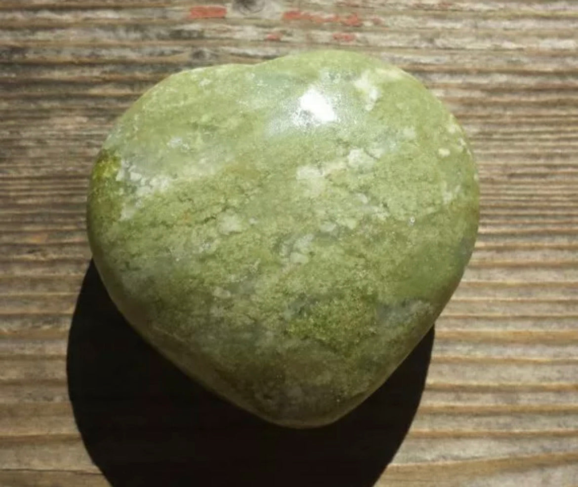 Natural Vasonite  Puffy Heart reiki semiprecious green gemstone healing 40-45mm