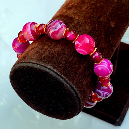 Pink Banded agate gemstone and copper stretch bracelet