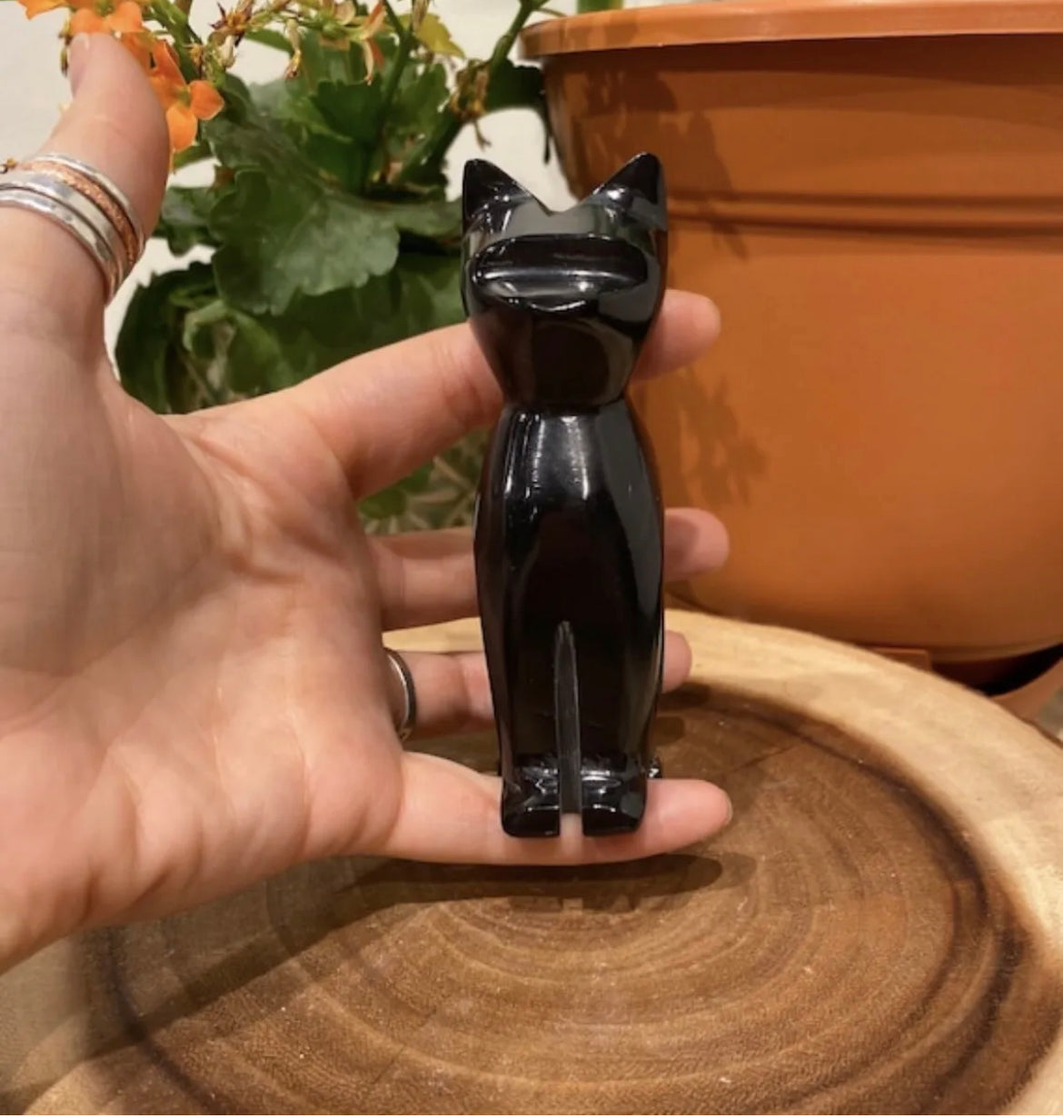 Black Onyx gemstone carved Kitty cat