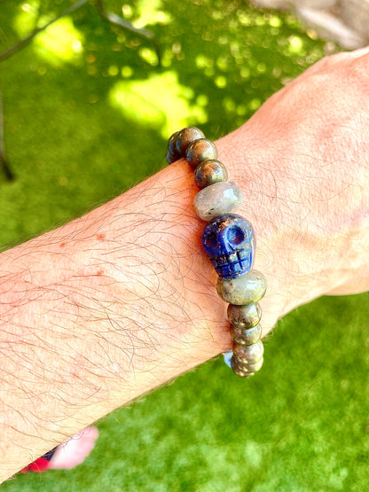 Men’s pyrite, labradorite, and lapis lazuli skull stretch bracelet