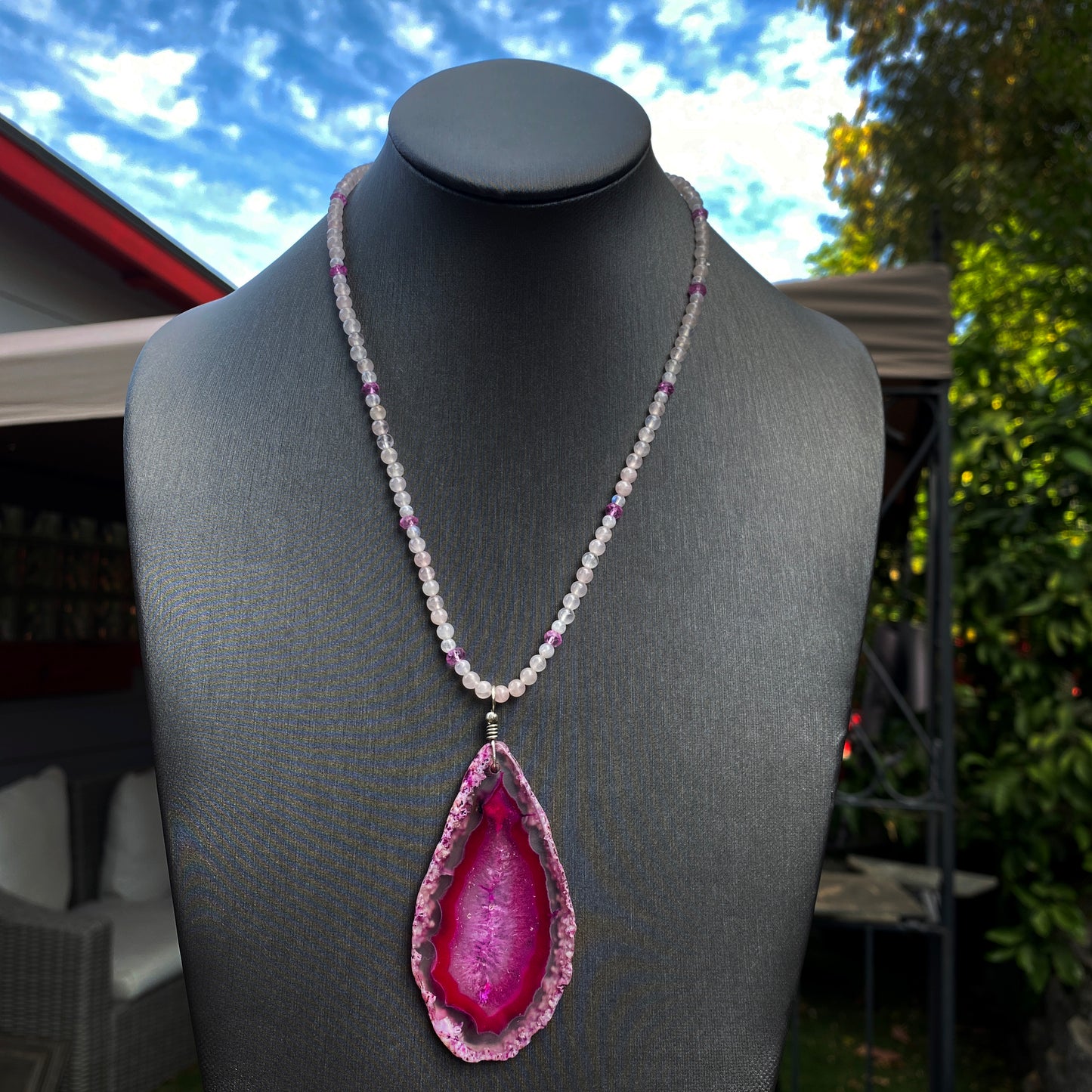 Women's Rose-Red Onyx Gemstone with Druzy Geode Agate pendant necklace