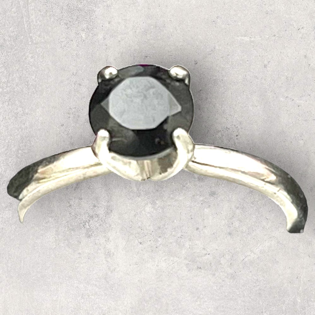 Sterling silver Black Spinel gemstone Ring