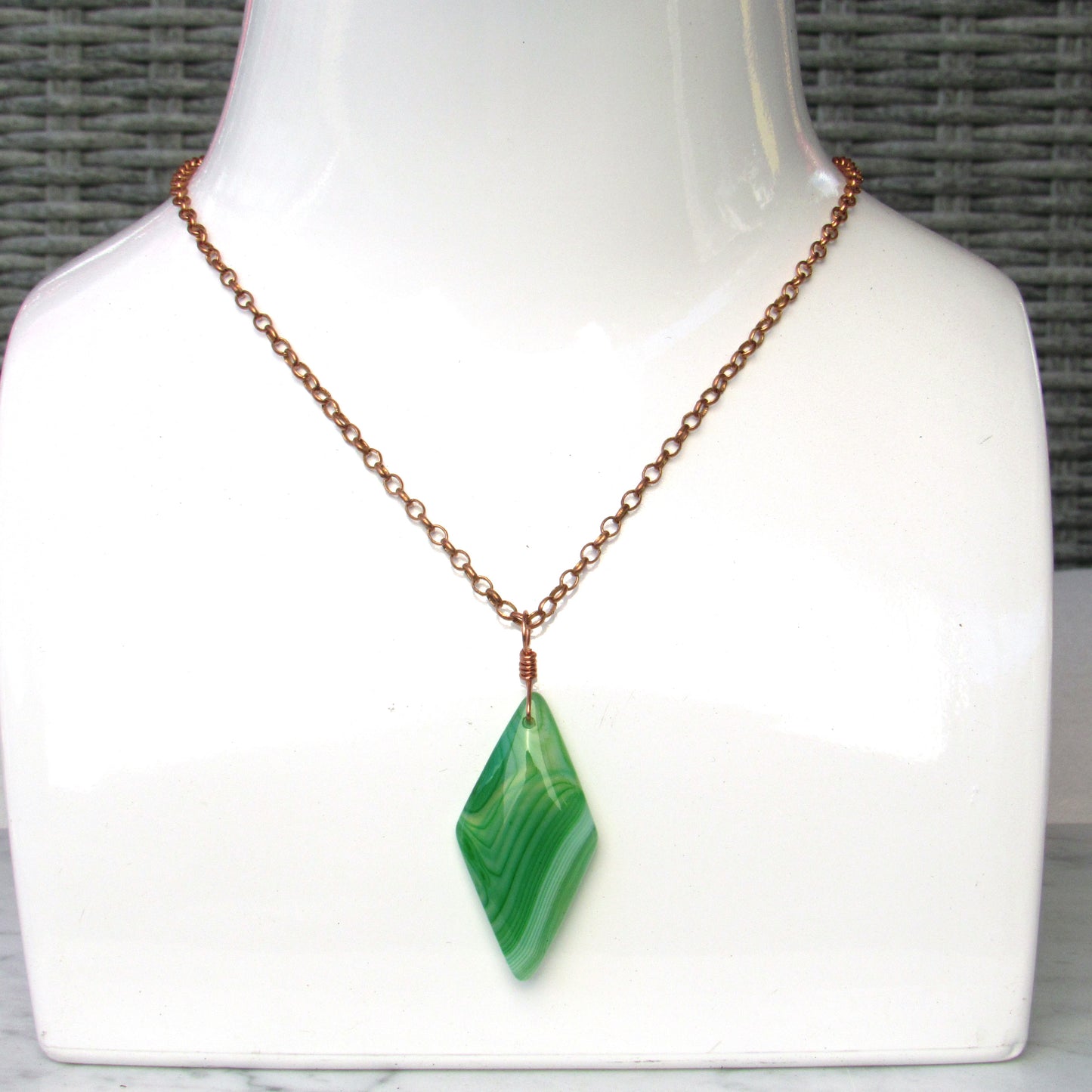 Green Agate gemstone pendant on genuine copper chain necklace