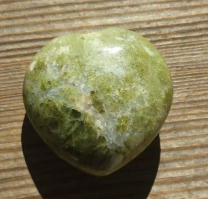 Natural Vasonite  Puffy Heart reiki semiprecious green gemstone healing 40-45mm