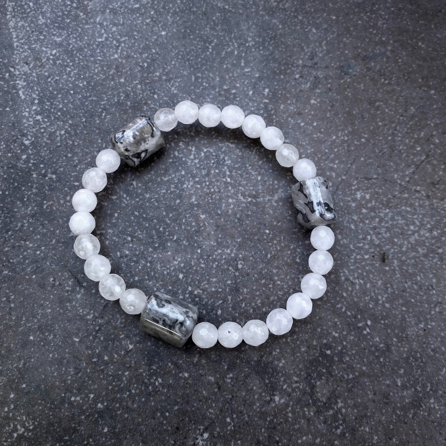 Women's White Jade & Snakeskin Jasper Gemstone Stretch Bracelet