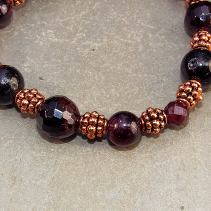 Garnet gemstone and copper stretch bracelet